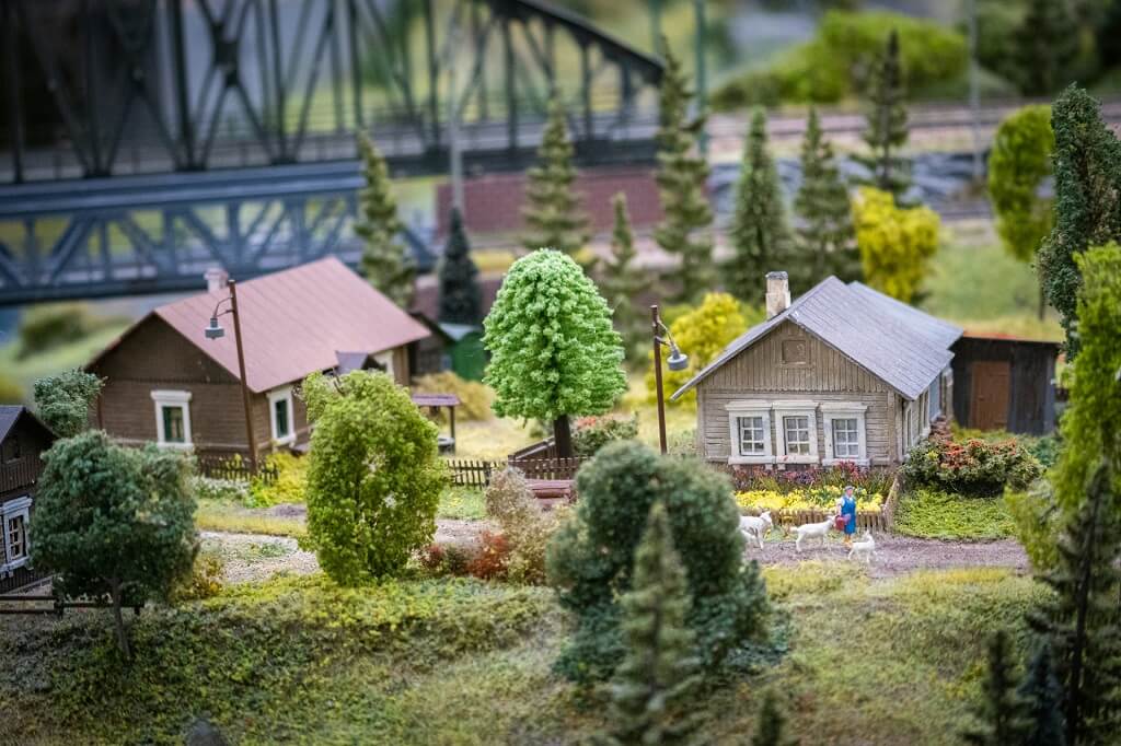 Домики на Гранд Макете Сколько зарабатывает риэлтор в регионах?