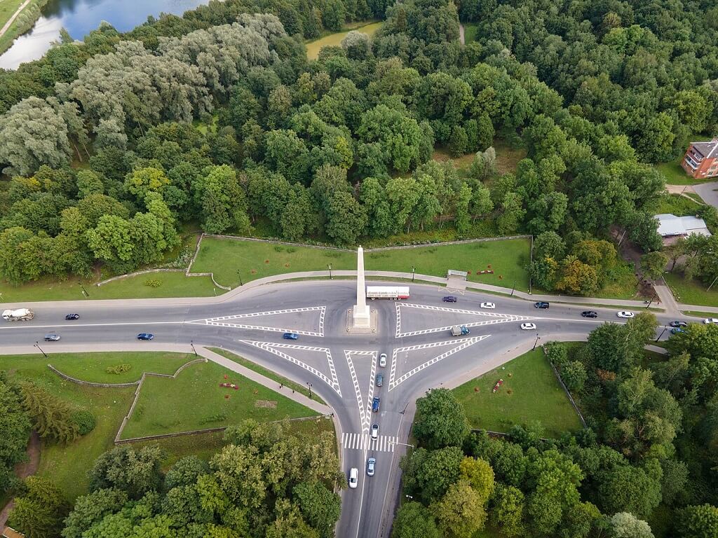 Обелиск Коннетабль с высоты Что ещё можно увидеть в Гатчине