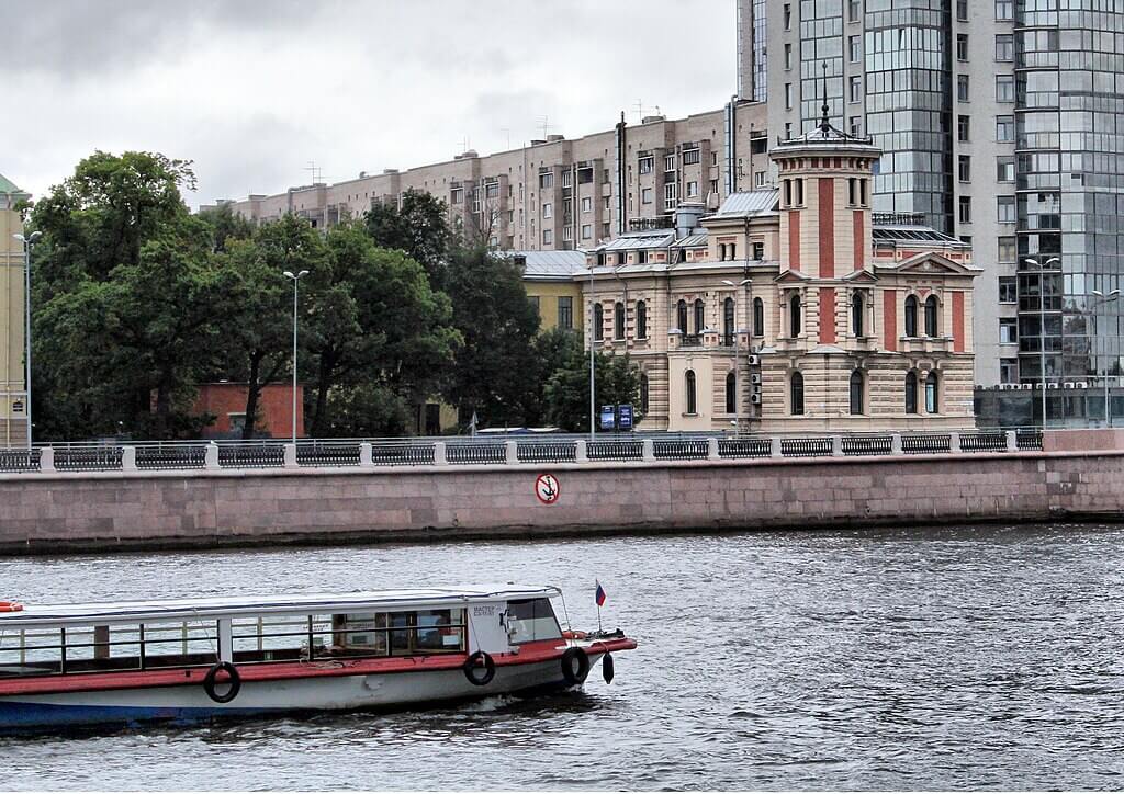 Петроградский остров