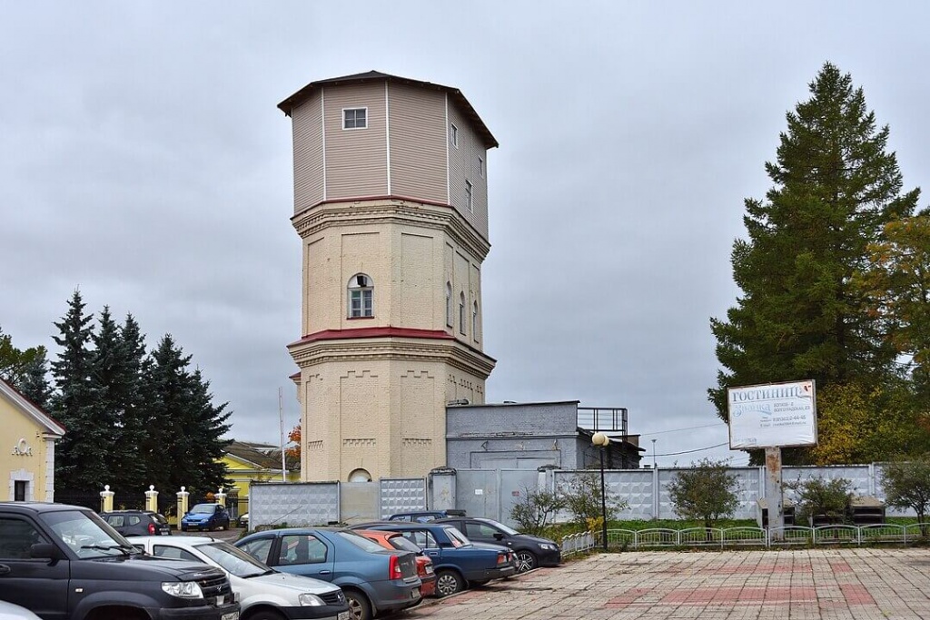 Водонапорная башня Водонапорная башня в Волхове