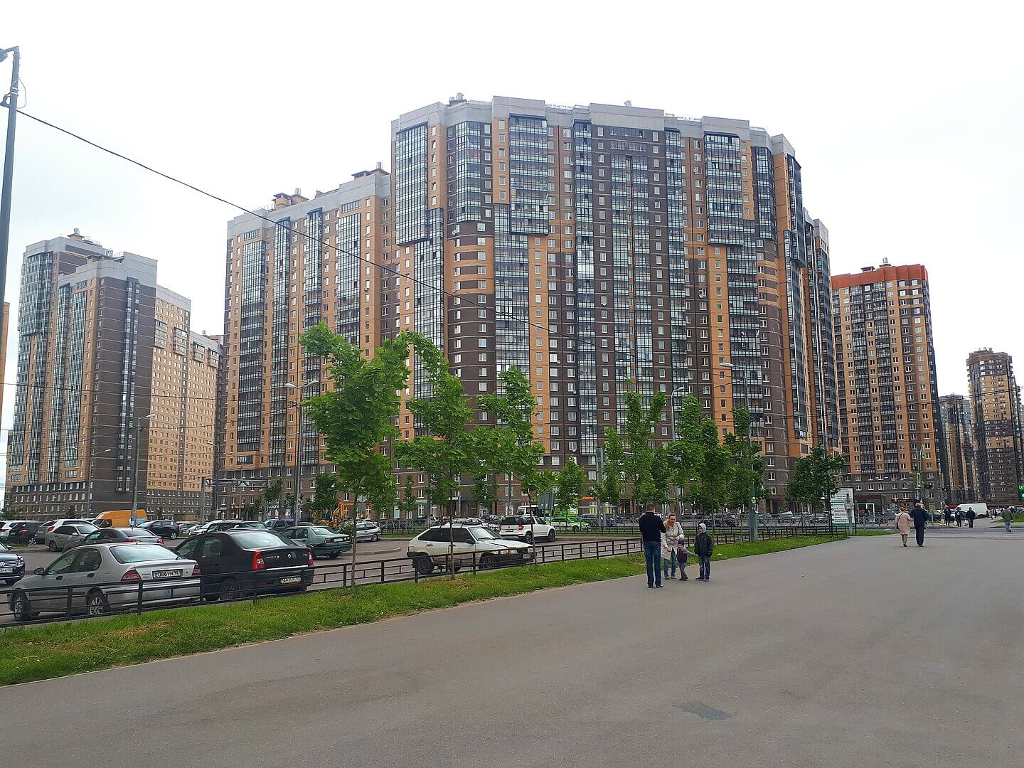 Дом на улице Фёдора Абрамова Недвижимость в Выборгском районе