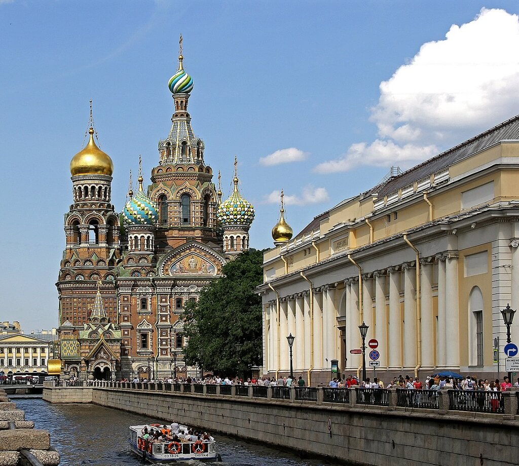 Корпус Бенуа и Спас-на-Крови Корпус Бенуа (Русский музей)