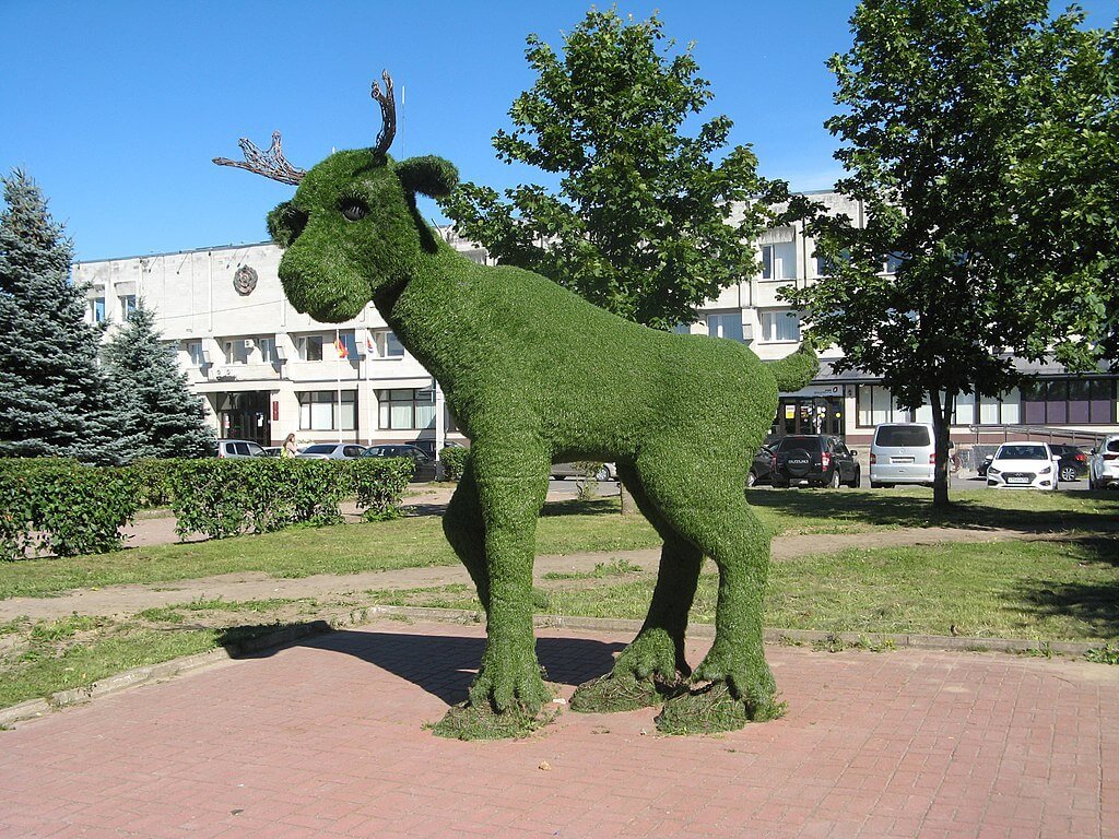 Лосёнок Кирюша Арт-объекты: «Дерево желаний» и «Лосёнок Кирюша»