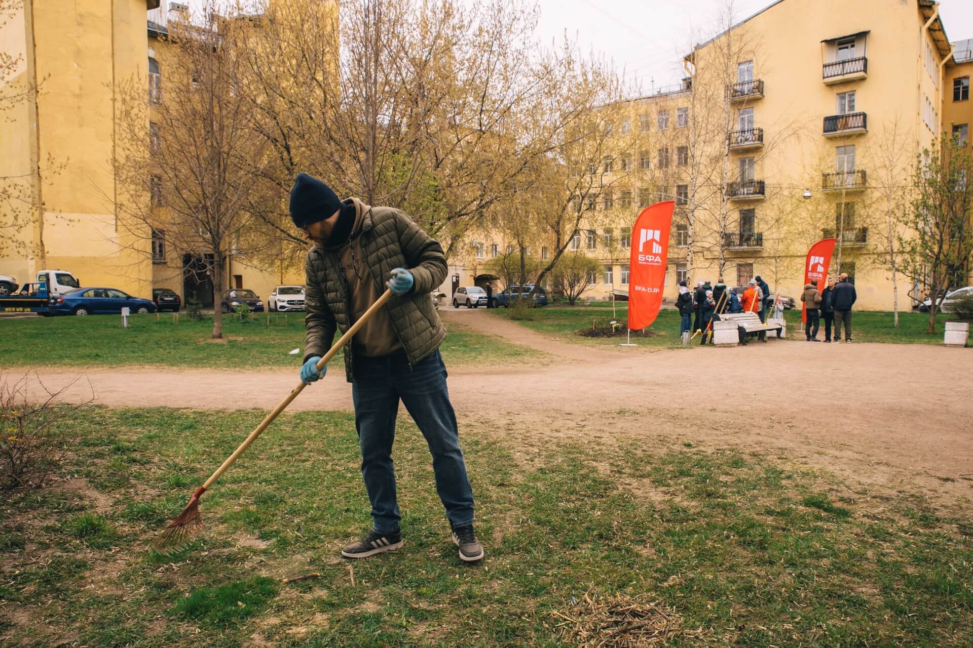 Субботник в курском сквере