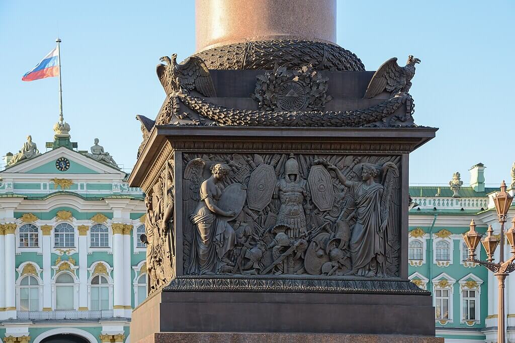 Основание Александровской колонны Архитектура Дворцовой площади